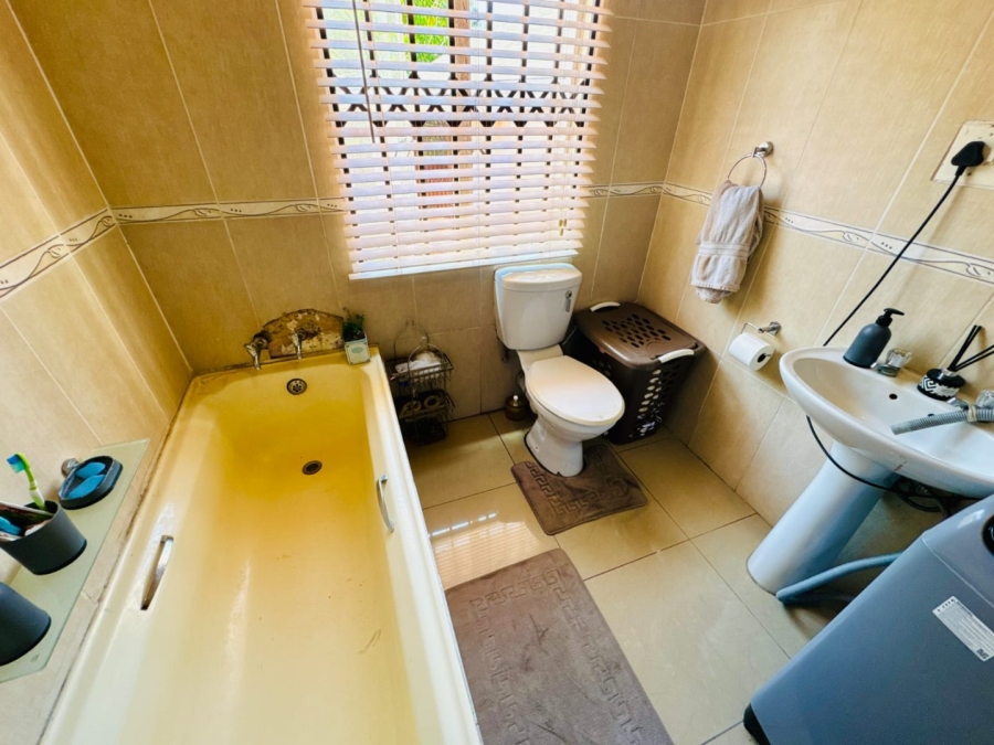 10 Bedroom Property for Sale in Amalinda Eastern Cape